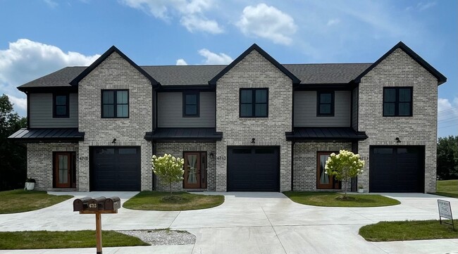 Building Photo - 6711-6715 New Town Ave. Unit 6713 New Town Ave.