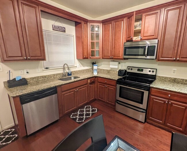 Photo - 3221 Stanton Rd SE