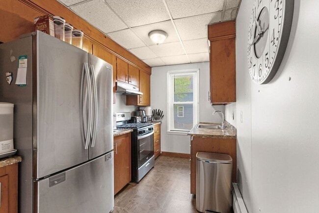 Building Photo - 418 Anthony St Unit 1