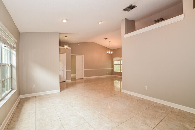 Photo - 104 W Frederick Ave
