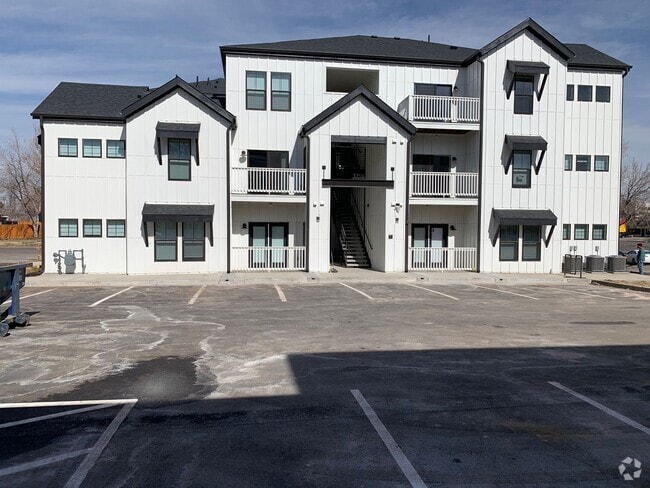 Building Photo - 1 Bedroom Beautiful Apartment for Lease Unit 5250 W Arizona - 301