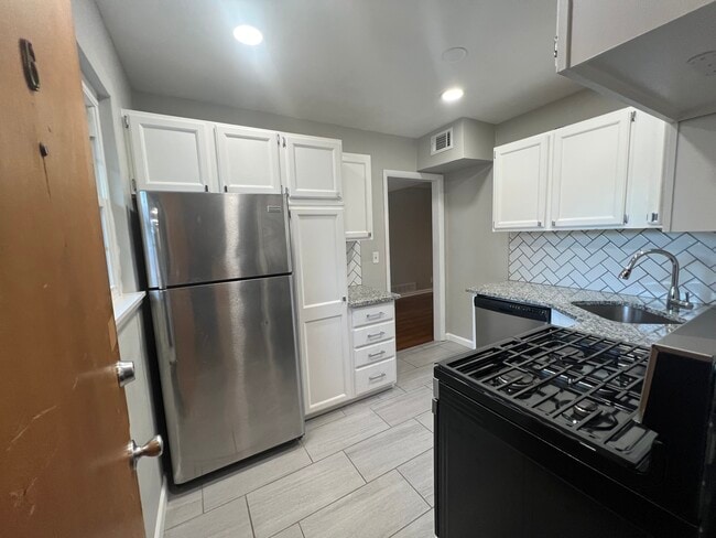 Kitchen. - 3660 Peachtree Rd NE Unit E-6