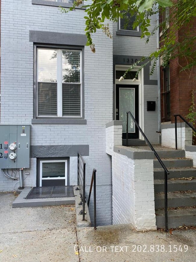 Building Photo - 1330 Fairmont St NW Unit 2 Rental
