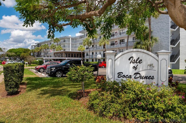 9235 SW 8th St Unit 405