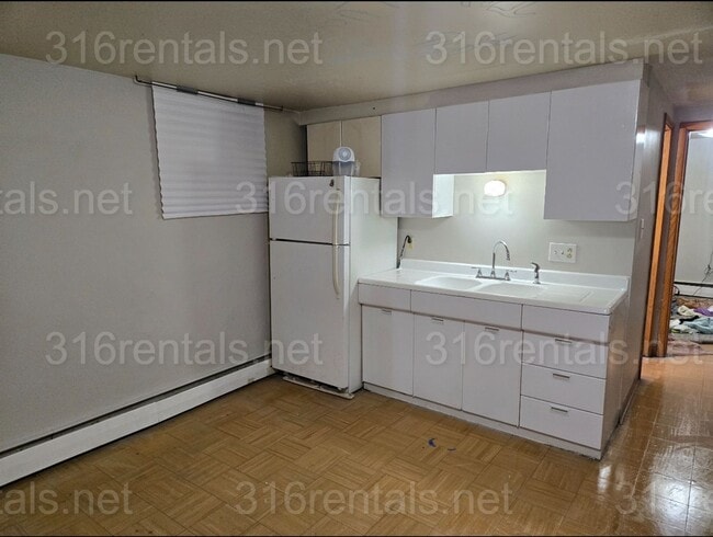Building Photo - $550 - 1 bed 1 bath - Multi-Family Unit 1 Rental