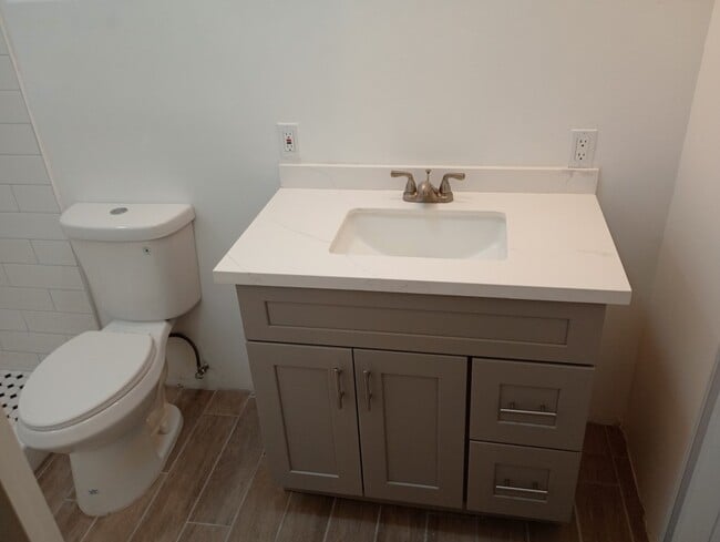 Photo - E 4th St Casa