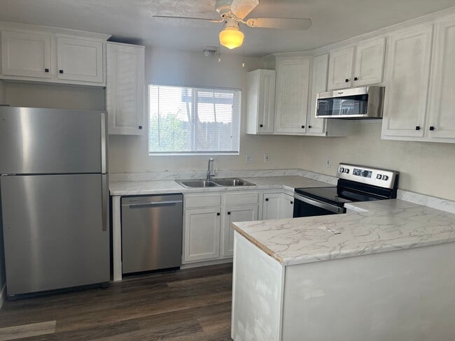 Building Photo - 2258 Pamela Ln Unit B