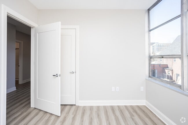2BR, 1.5BA