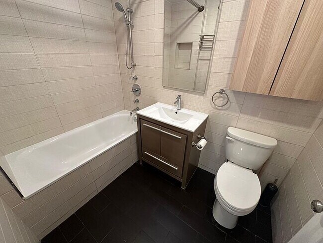 Photo - 173 Grand St