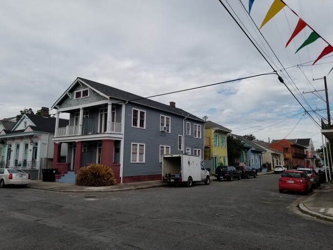 Apartments For Rent Near Tulane University In New Orleans La Photo 1301 Ursulines Ave Unit Upper