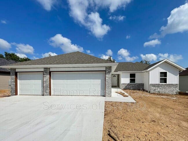 Building Photo - 3855 W Linwood St Rental