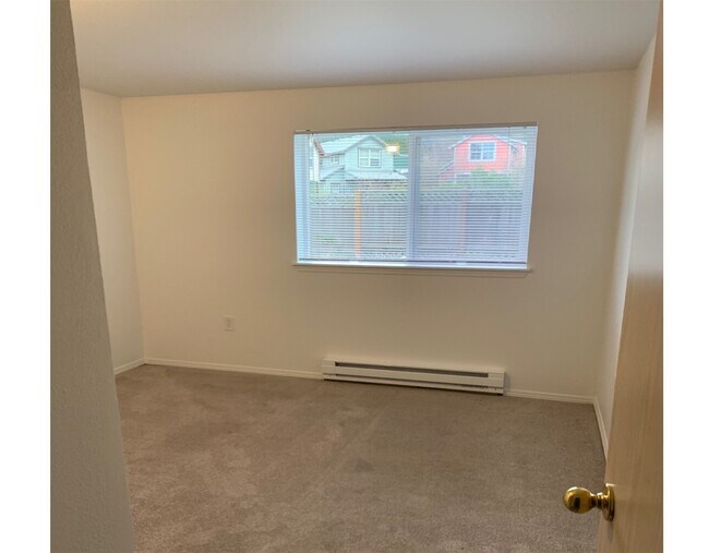 Photo - 445 Carter Ave