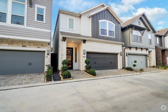 Building Photo - 10934 Brambling Wood Dr Rental