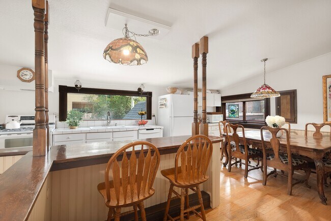 Photo - 214 W Hyman Ave