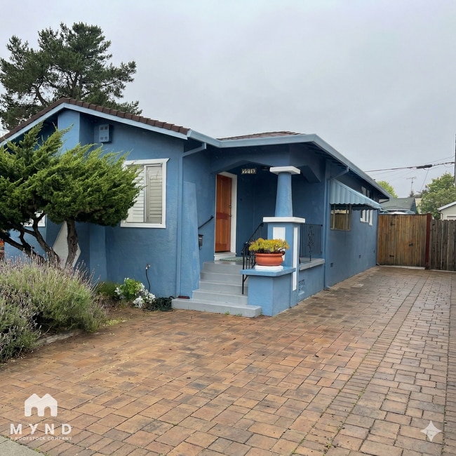 Building Photo - 5914 Marshall St