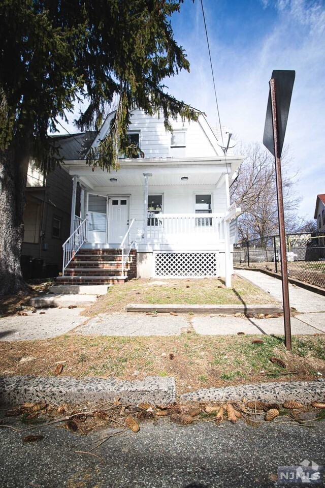 Building Photo - 81 Dewey St Rental