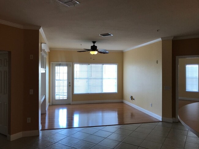 Photo - 3593CR#431(75) Unit 431