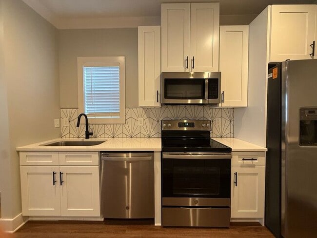 Photo - Modern 1 Bedroom Condo in the Heart of Melrose