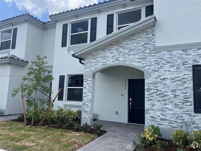 Building Photo - 1173 W Palm Ter Rental