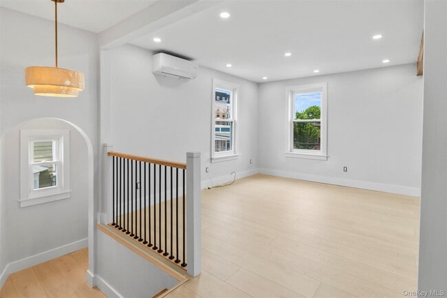 Photo - 265 E Pine St Unit Upper