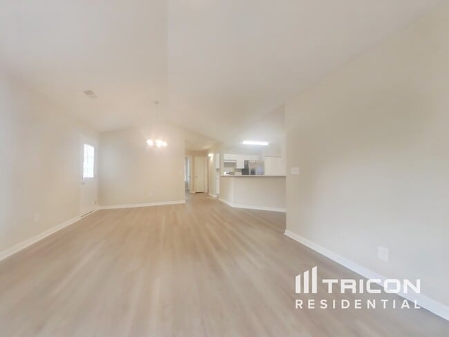 Photo - 3010 Lake Park Ct