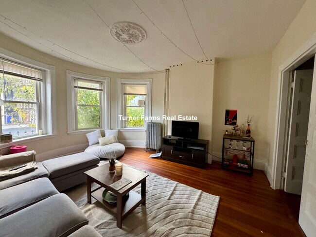 Building Photo - 96 Calumet St Unit 1