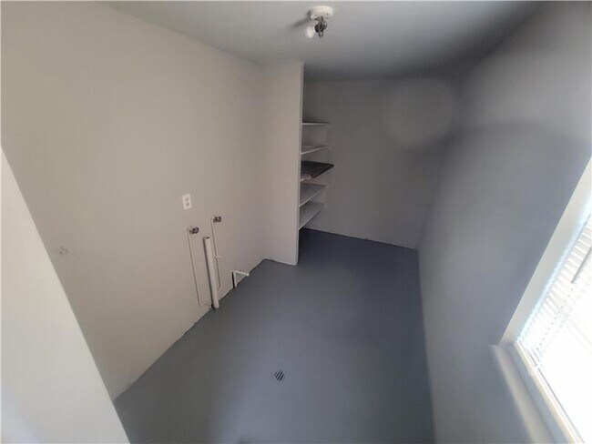 Photo - 1262 Zettler Rd