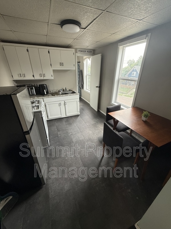 Photo - 302 N Spring Ave