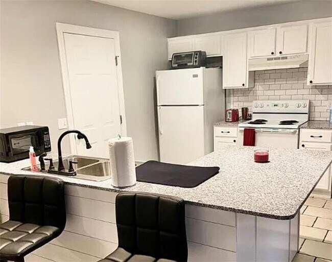 Photo - 826 W Peachtree Dr