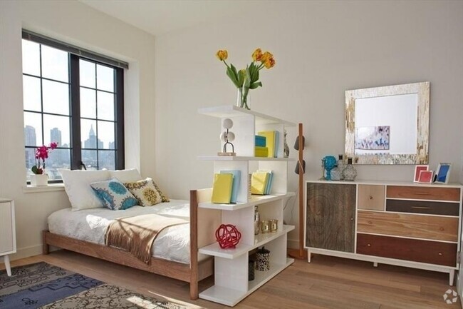 Building Photo - 2 bedroom in LONG ISLAND CITY NY 11101 Unit 11N Rental