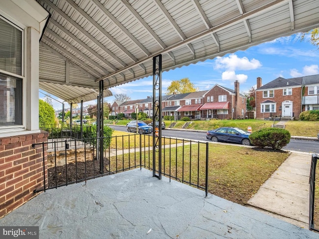 Building Photo - 1528 Kingsway Rd Rental