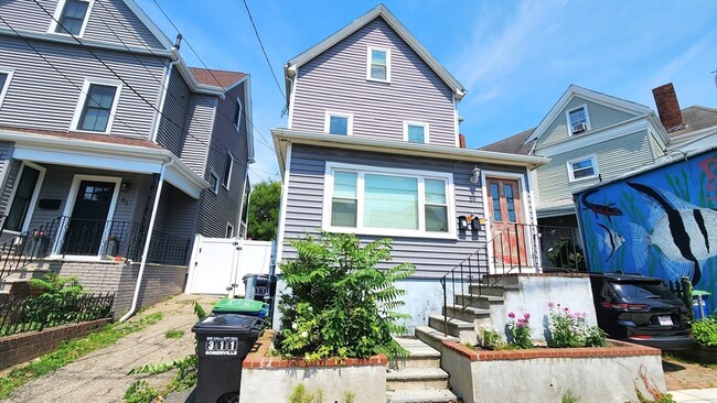 Building Photo - 59 Elm St Unit 1 Rental