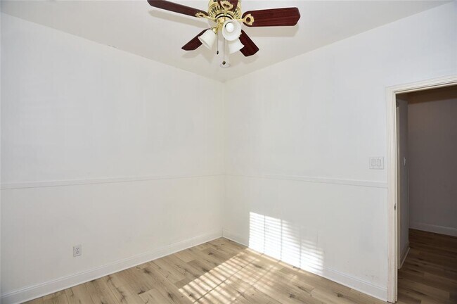 Photo - 1503 Natural Bridge Ln