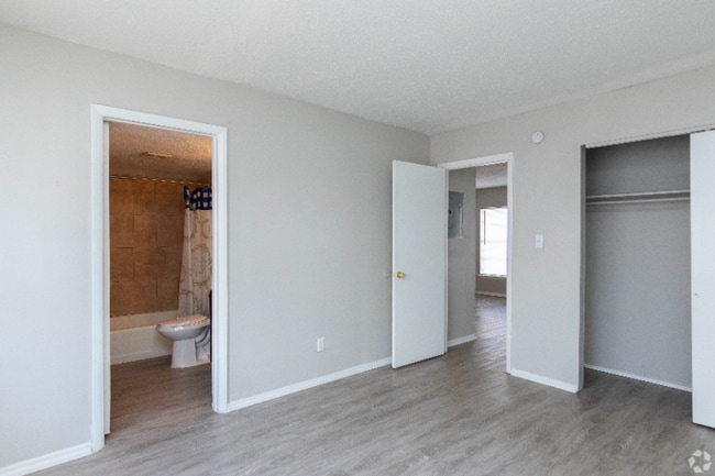 3809 W Iowa Ave Unit 03