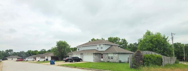 Photo - 1802-1804 N Laurel Hill Pl