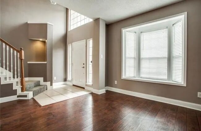 Photo - 3917 Silver Meadow Ln