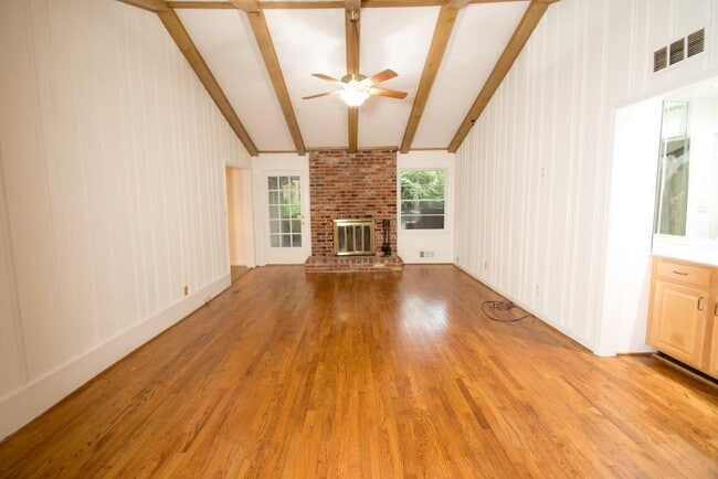 Photo - 376 Cochran Dr NW