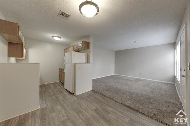 Photo - 1324 N Minneapolis St Townhome