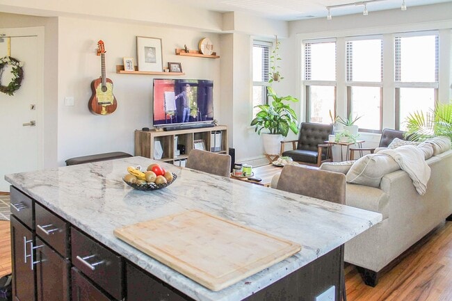 Photo - 2229 W Wilson Ave Unidad 3