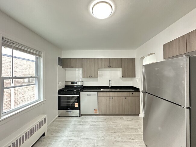 Photo - 6715 N California Ave Unidad W2