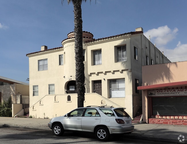 Building Photo - 2121 Long Beach Blvd