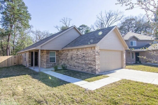 301 N Meadows Dr