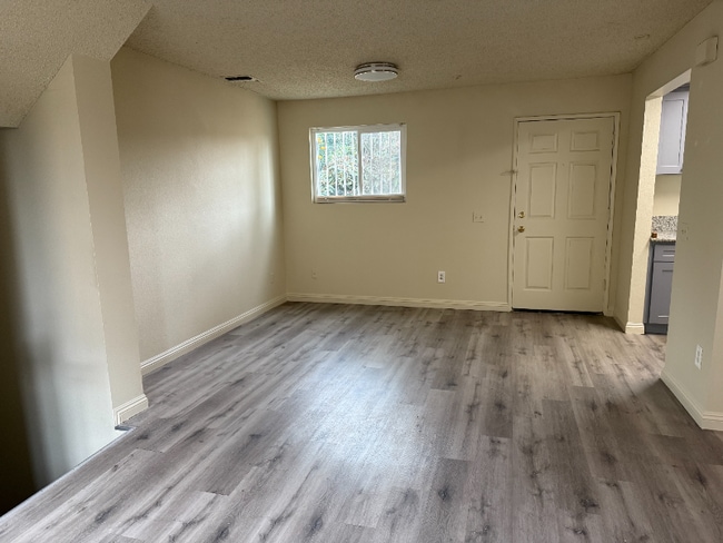 Photo - 2472 New Ave