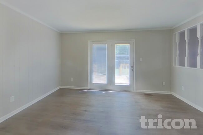 Photo - 605 Colorado Ct