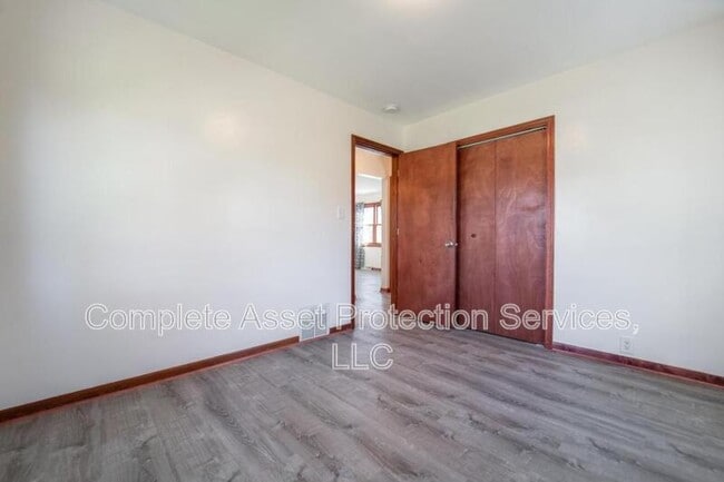 Photo - 7334 Marshall St