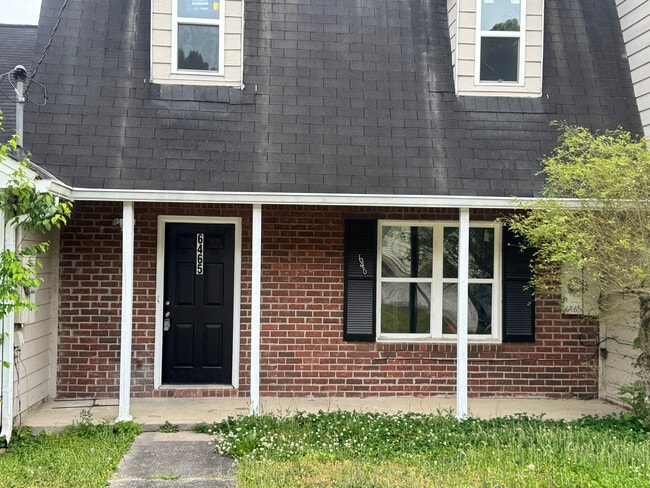 Photo - Room in Apartment on River Park Dr
