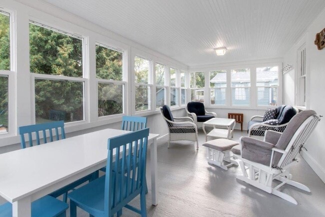 Photo - 1300 Dodge St