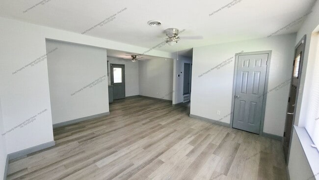 Photo - 1004 A St