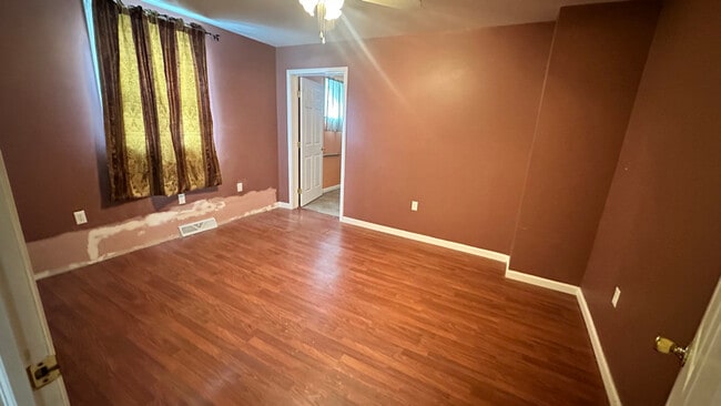 Photo - 1005 Hancock Ave