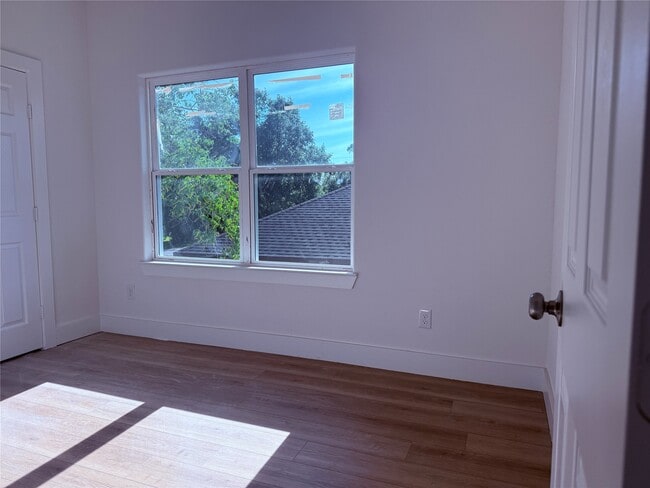Photo - 820 Mabel St